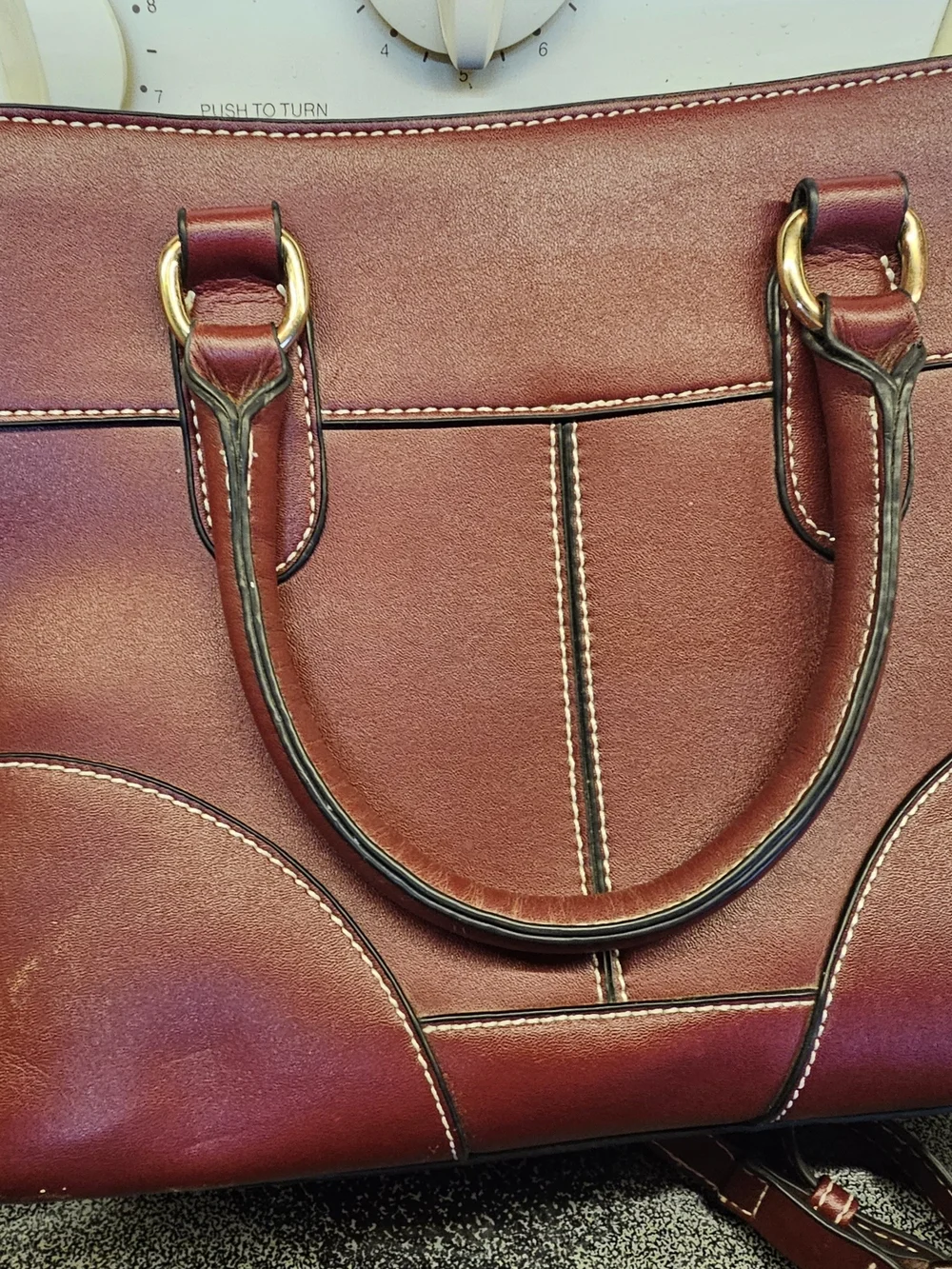 Dooney & Burke Handbag in Burgundy
